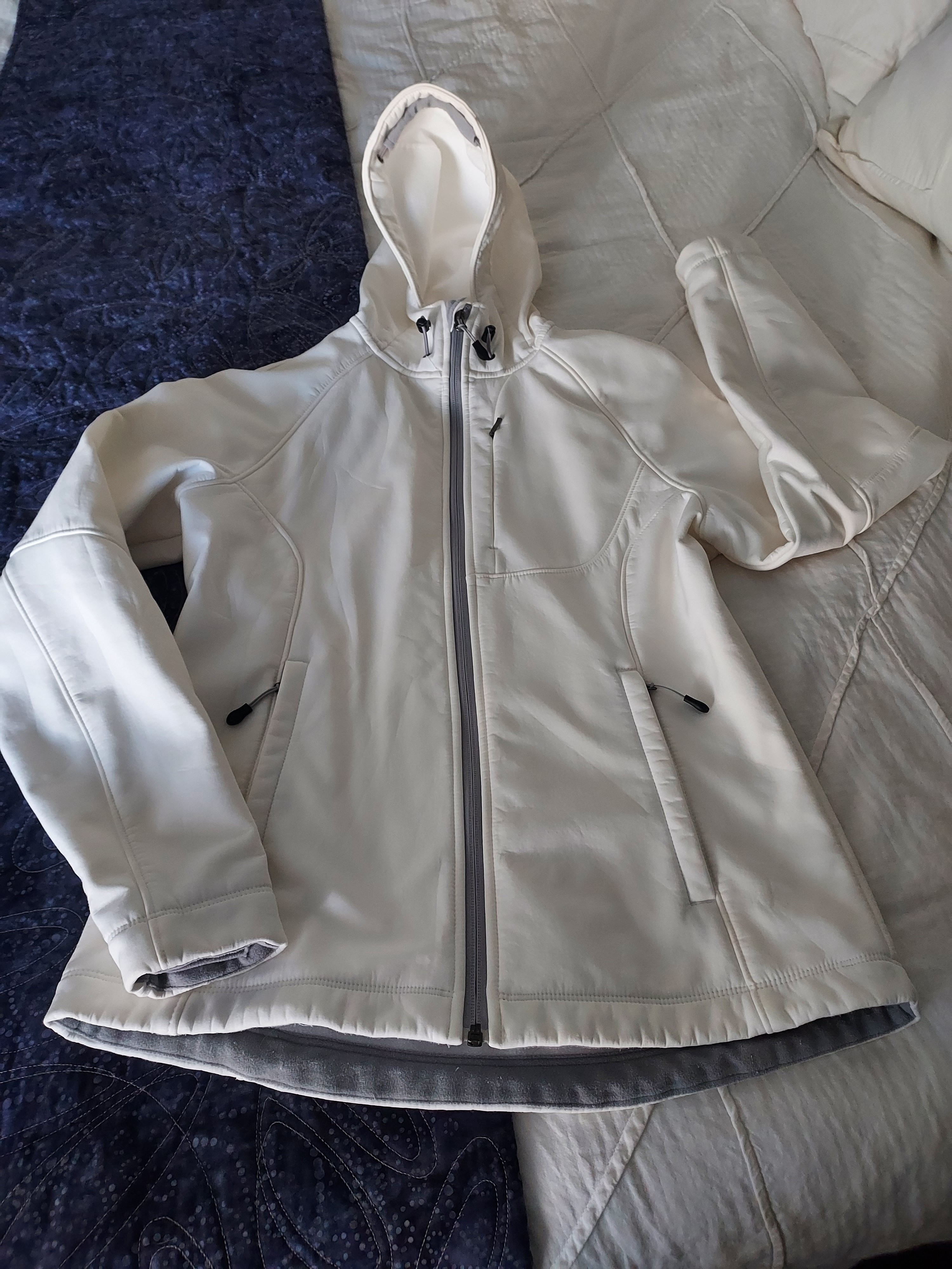 Euc Kirkland Signature White Hooded Fleece Jacket With Gray Trim, Size Small